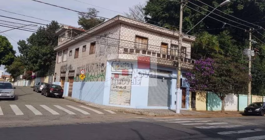 Sobrado residencial muito bem localizado com três dormitórios, suite, e vaga