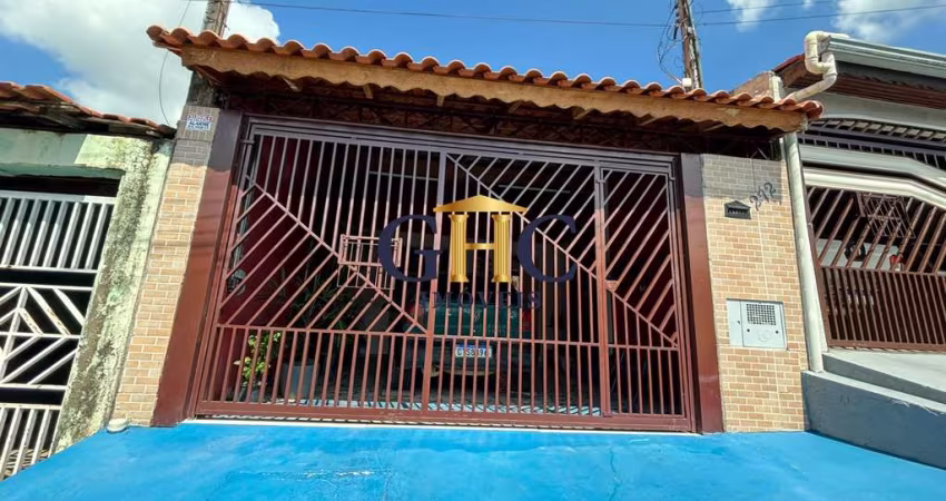 CASA À VENDA - JARDIM SÃO CARLOS - SALTO DE PIRAPORA/SP  CASA - 2 dormitórios, sendo 1 suíte; - Sala ampla de estar/TV; - Banheiro social; - Cozinha i