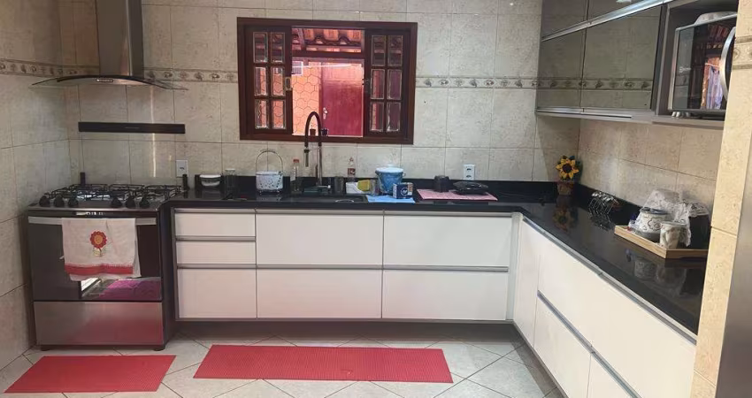 Casa em Condomínio para Locação em Itaboraí, Centro, 3 dormitórios, 1 suíte, 4 banheiros, 1 vaga