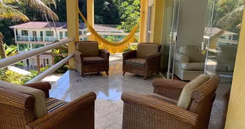 Casa em Condomínio - Triplex / Residencial / Portogalo