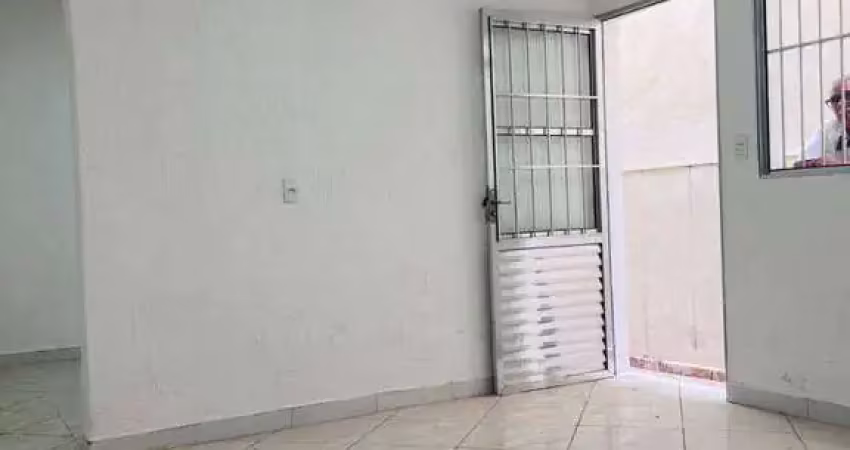Casa com 2 dormitórios para alugar por R$ 1.471/mês - Vila Colorado - Suzano/SP