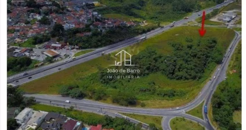 Terreno à venda na Avenida Presidente Dutra, Jardim Limoeiro, Arujá