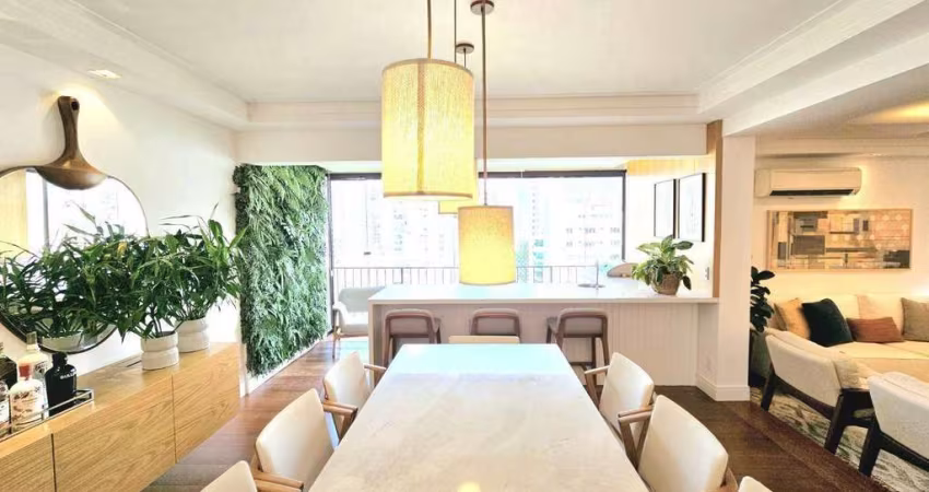 Reformadíssimo  Apartamento com 3 suites  3 vagas Campo Belo