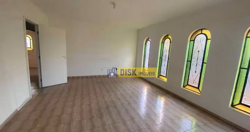 Sobrado amplo com 3 dormitórios, 6 vagas – 200 m² – bairro dos casa, são bernardo do campo