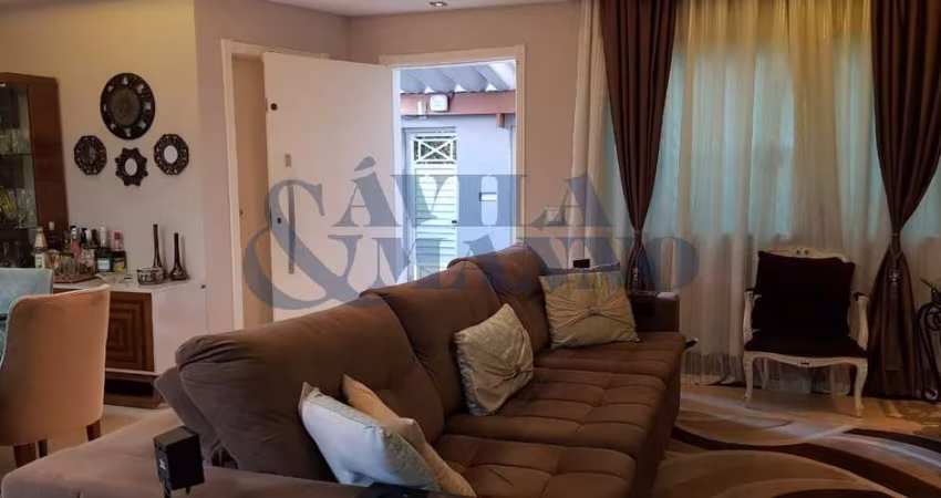 Casa à venda em São Paulo-SP na Vila Alpina: 3 quartos, 1 suíte, sala 2 ambientes, 3 banheiros, 2 vagas, 180 m²! Aproveite!