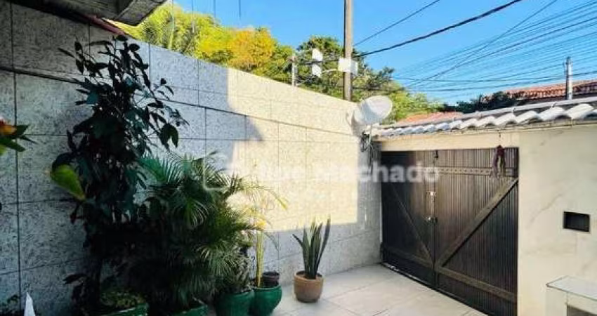 Casa à venda em Rio de Janeiro, Curicica, com 2 suítes, com 101 m²