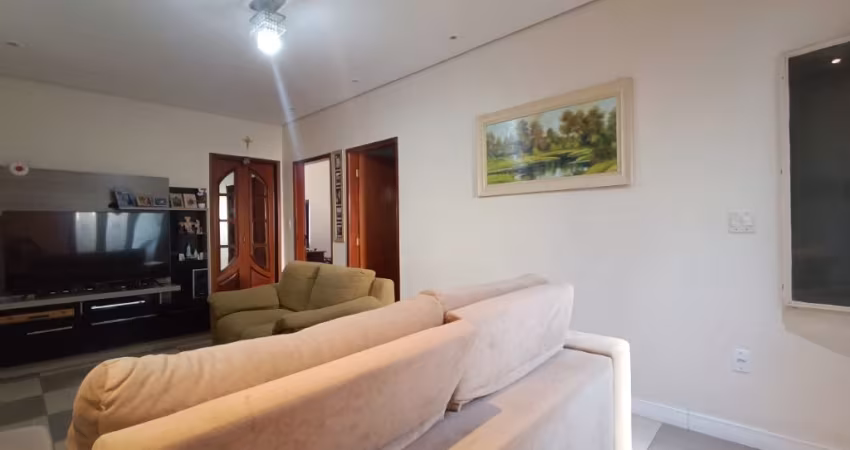 Linda casa a venda na Vl. Industrial em Mogi das Cruzes