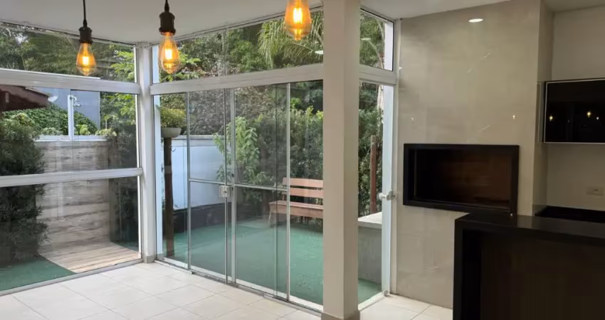 Linda casa/sobrado para locação no residencial ipoema em cesar de souza