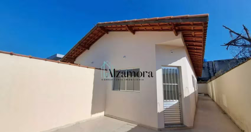 Casa Geminada com piscina 2 dormitórios o Jd. Magalhães em Itanhaem/SP