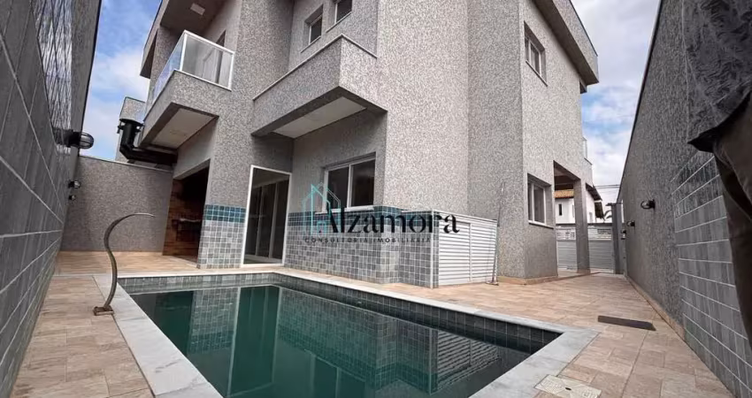 Sobrado novo com piscina para Venda apenas 100 metros do mar em Itanhaém -SP
