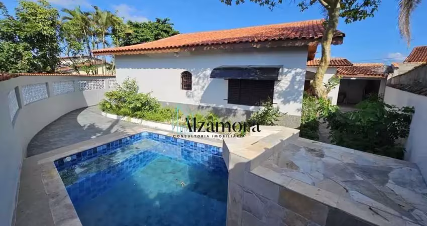 Casa de lote inteiro com piscina e lado praia Agenor de Campos Mongaguá SP