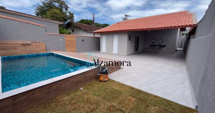 Casa com Piscina e 2 dormitórios  no  Belas Artes em Itanhaém/SP