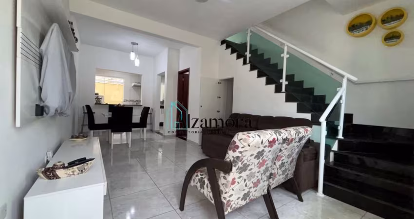 Casa em condomínio com piscina com vista para o mar