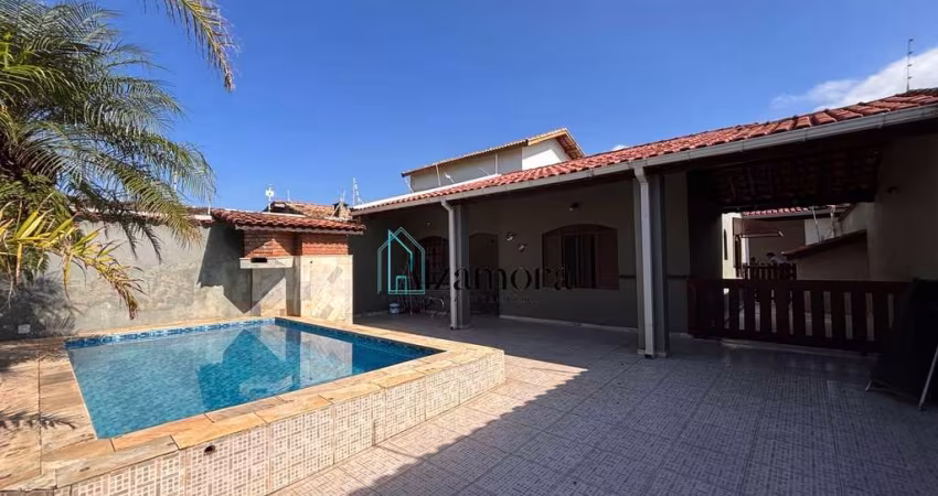 Casa à venda no bairro Tupy - 100 METROS DA PRAIA - Itanhaém/SP