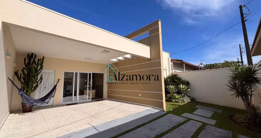 Casa com 3 dormitórios a venda, 100 metros da praia no Cibratel 1, em Itanhaém.