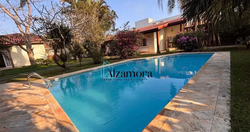 Casa estilo chácara perto da praia em itanhaém com amplo espaço de quintal, piscina e espaço gourmet.
