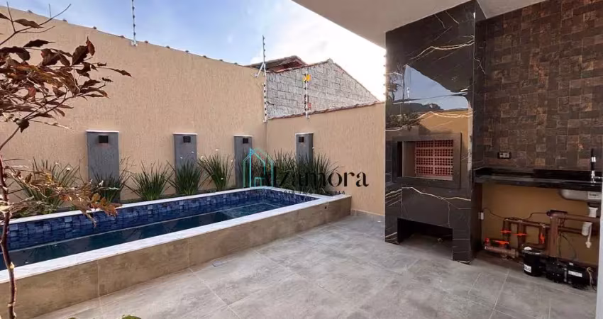 Casa moderna com piscina a venda em itanhaém, lado praia.