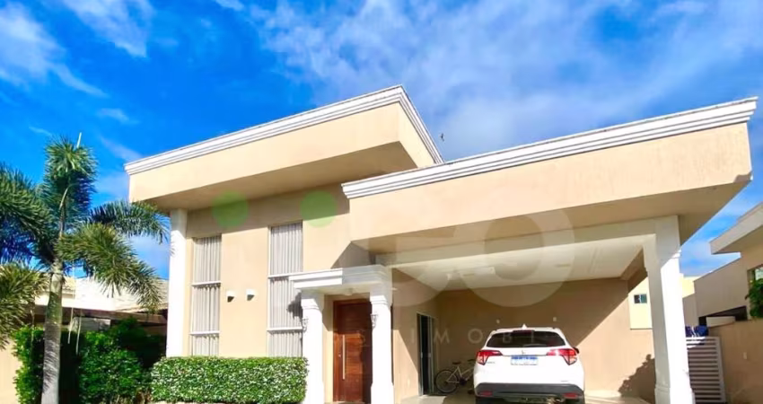 Casa Térrea com amplo espaço interno e móveis planejados no Green Clube