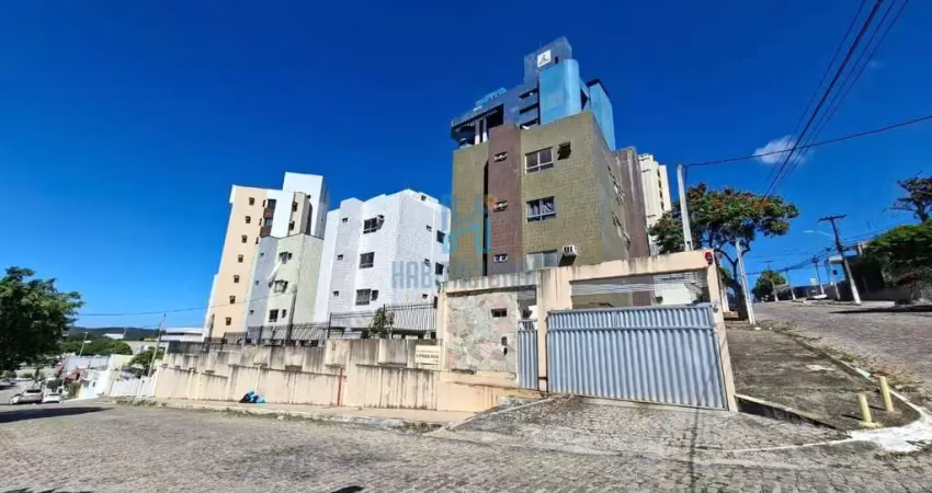Apartamento com 3 quartos para alugar na Rua Professor Moura Rabelo, 1326, Candelária, Natal
