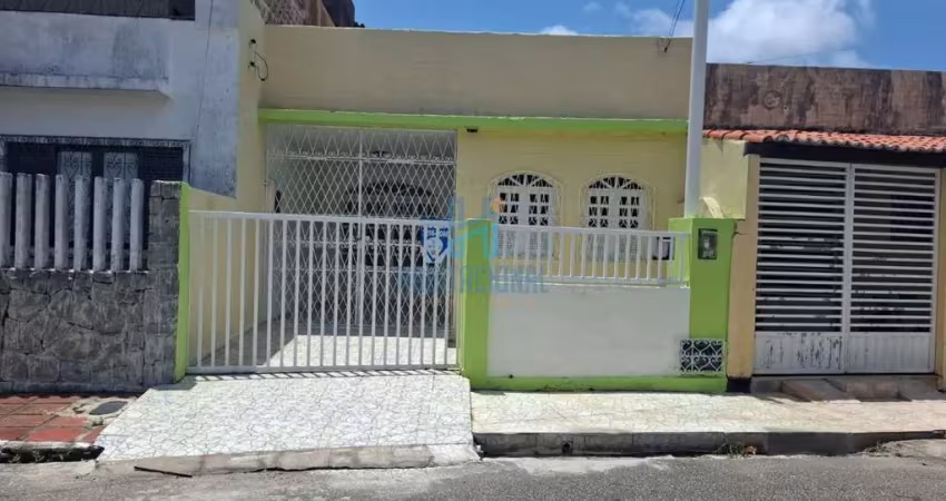 Casa com 2 quartos para alugar na Rua Paula Antunes, 741, Alecrim, Natal
