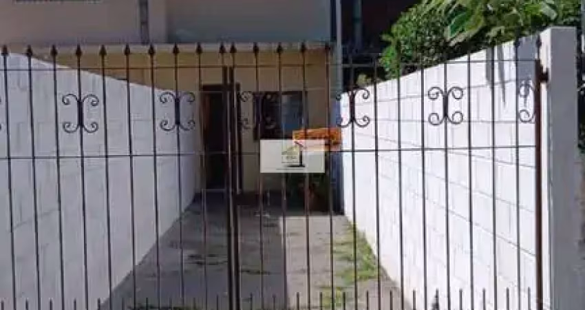Ótima casa de 02 quartos em excelente localização no kobrasol