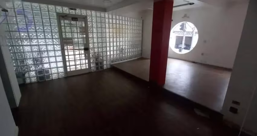 Prédio para alugar na Rua Samambaia, Bosque da Saúde, São Paulo