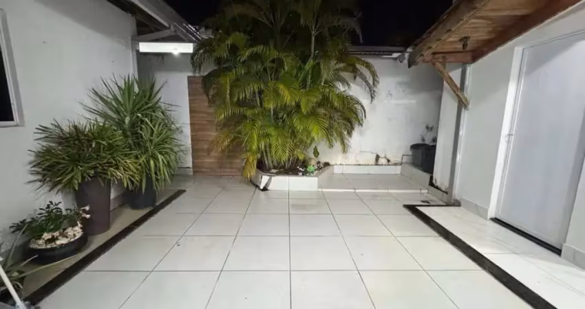 Casa em Condomínio para Venda em Cuiabá, Jardim Imperial, 3 dormitórios, 1 suíte, 3 banheiros, 2 vagas