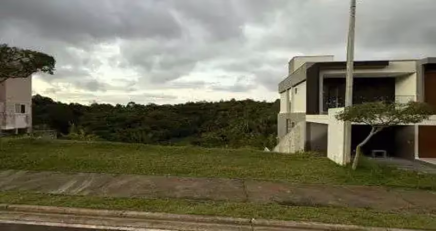Terreno em condomínio fechado à venda na Rua Guarajuba, Alphaville (Abrantes), Camaçari