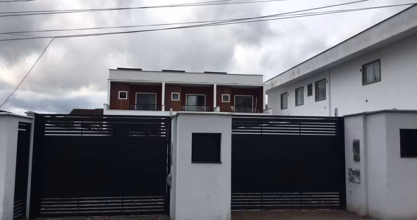 Sobrado à venda no bairro Bom Retiro - Joinville/SC