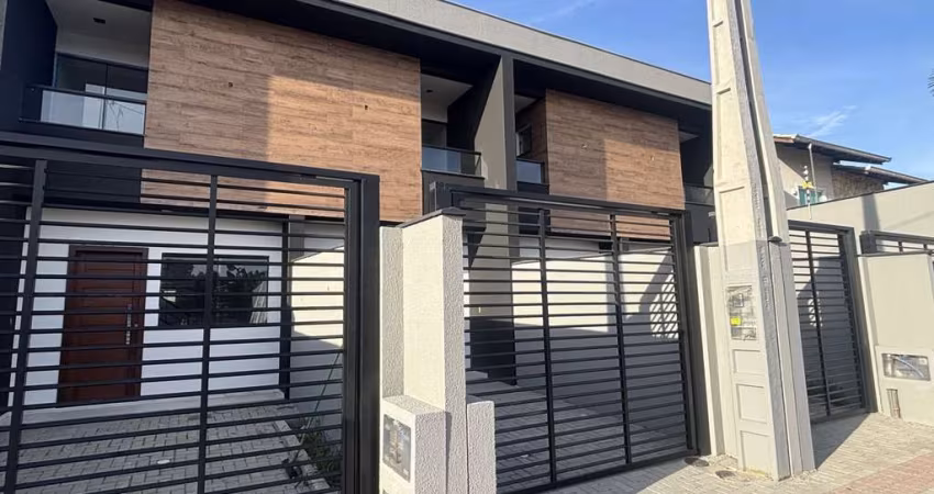 Sobrado à venda no bairro Adhemar Garcia - Joinville/SC