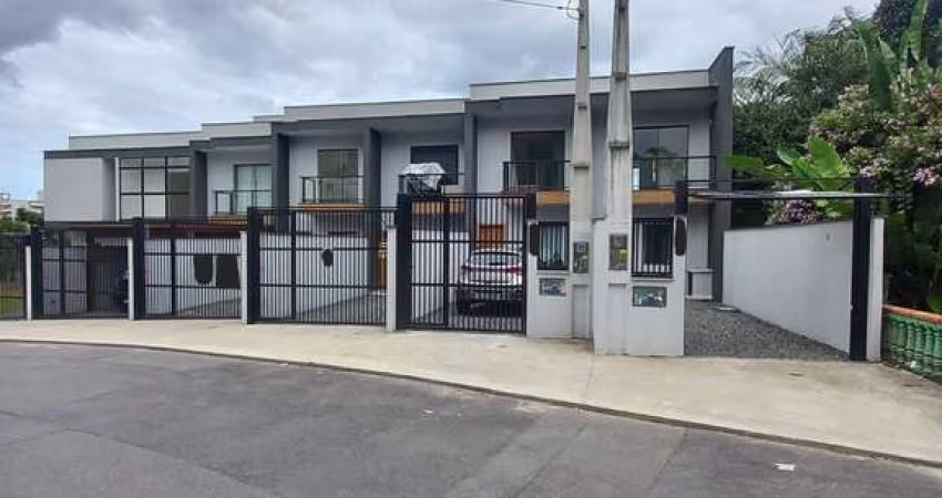 Sobrado à venda no bairro Anita Garibaldi - Joinville/SC