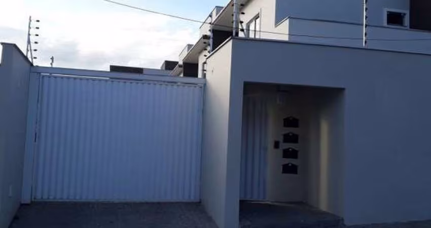 Sobrado Geminado para Venda no Bairro Bom Retiro em Joinville-SC