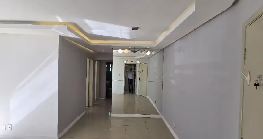 Apartamento de 2 quartos, 1 suíte, varanda, no Condomínio Città de Lauro de Freitas/BA.