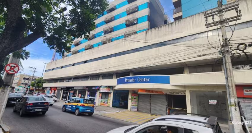 Sala para Locação Comercial no Premier Center prédio com 2 elevadores lanchonete,estacionamento rot