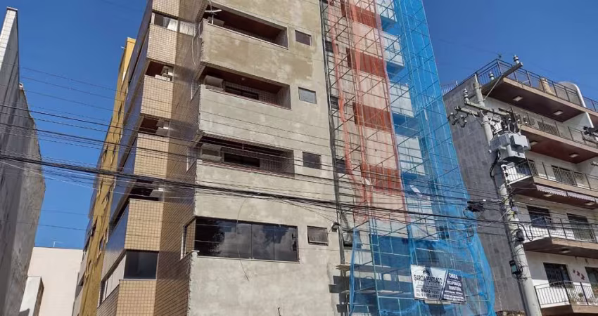 Apartamento à venda contendo 2 quartos 1 suíte ,1 banheiro  de empregada  com 1 vaga de Garagem Cen