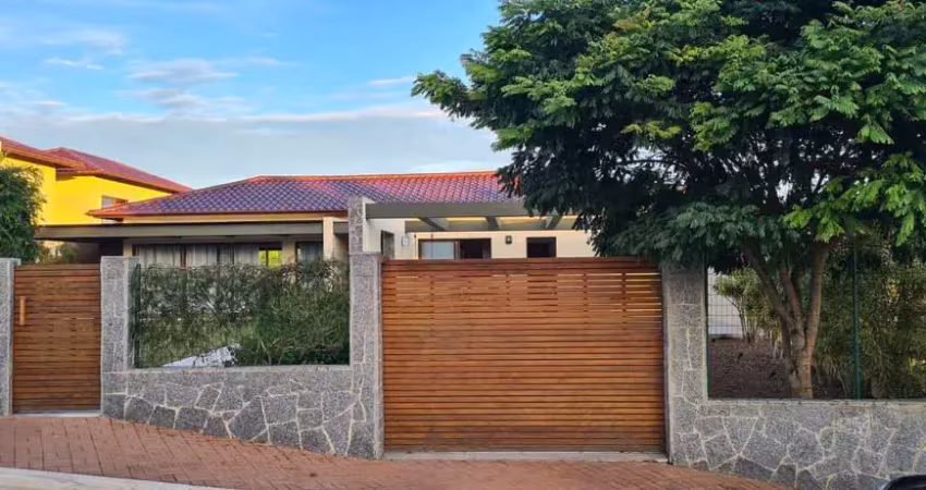 Casa à venda no condomínio  arete golf contendo 5 quartos sendo 5 suíte lazer projeto feito por arq