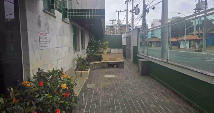 Apartamento padrão para locação, 2 quartos, com armários , 1 vaga de garagem  centro, cabo frio, rj