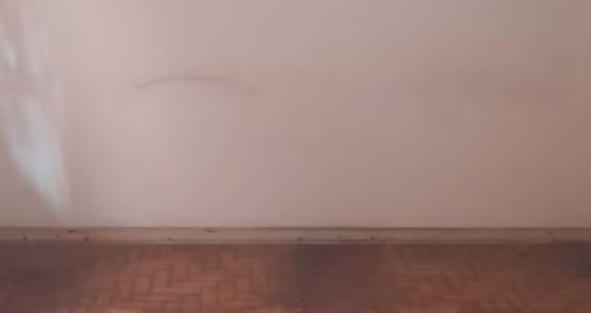 CASA COM EDÍCULA PARA MORAR