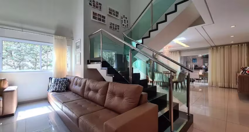 Casa em condomínio fechado com 4 quartos à venda no Jardim Karaíba, Uberlândia 