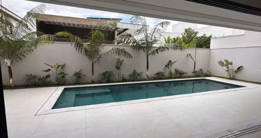Casa em condomínio fechado com 4 quartos à venda no Jardins Gênova, Uberlândia 