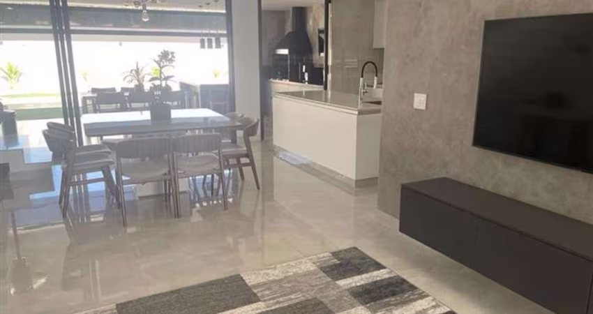 Casa com 3 dormitórios à venda, 221 m² por R$ 2.100.000,00 - Condomínio Bella Vittá - Jundiaí/SP