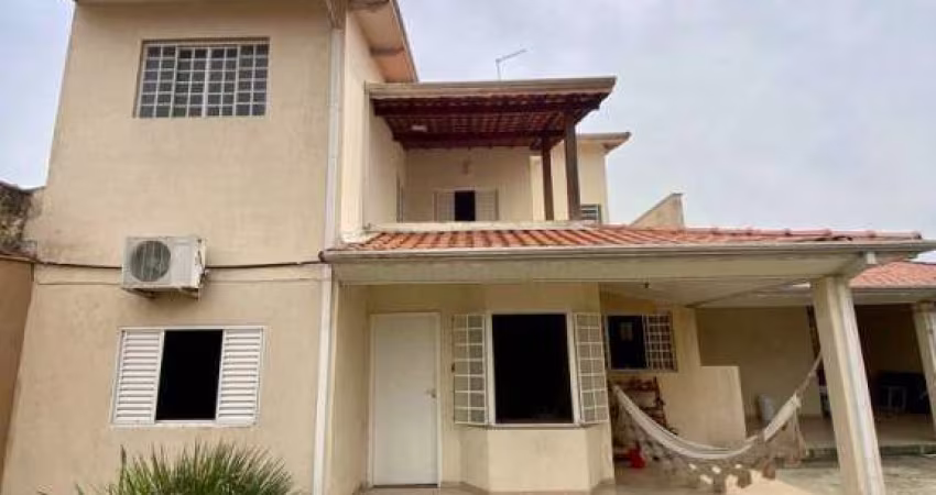 Casa à Venda com ótima localização