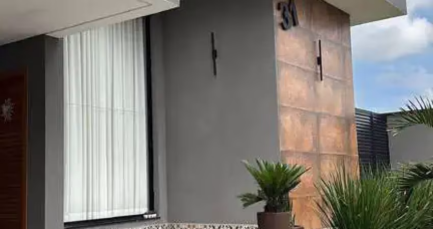 Casa com planejados e espaçosa - condomínio terras do vale
