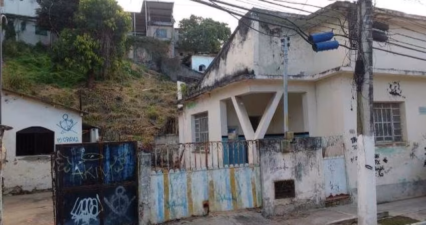 D13-Neves, São Gonçalo - Casa  3 quartos, garagem, kitnet, muito quintal, doc ok. SOMENTE A VISTA