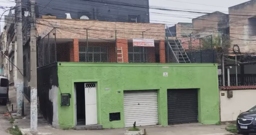 Excelente casa grande de esquina com 4 quartos 2 salas piscina 2 vagas na venda da cruz