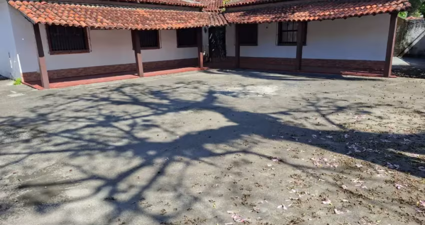 D09-itaipú,maravista,niterói-casa ótimo local 4qts c/3sts,salão,gar,muito quintal,ac.financ.bancário