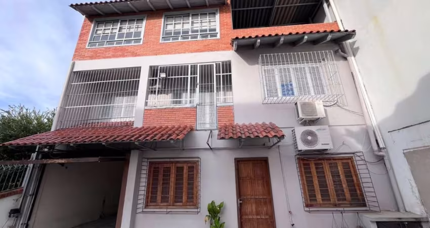 Casa comercial à venda na Rua Marcone, 575, Partenon, Porto Alegre