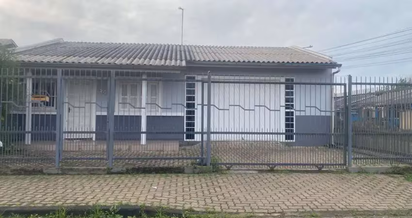 Casa de esquina ! bom acabamento ! excelente localização !