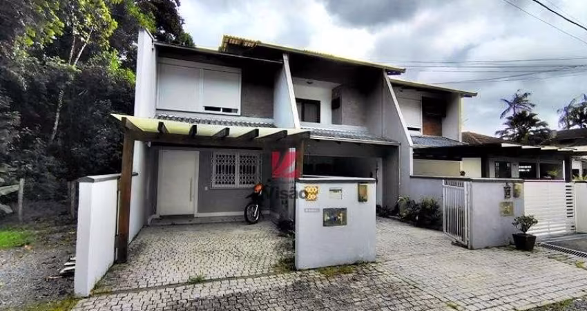 SOBRADO GEMINADO no GLÓRIA com 3 quartos para VENDA, 115 m²