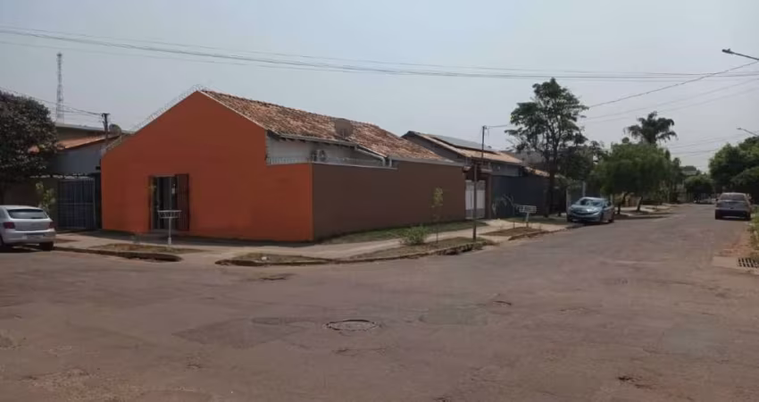 Casa no bairro Tiradentes com salão comercial